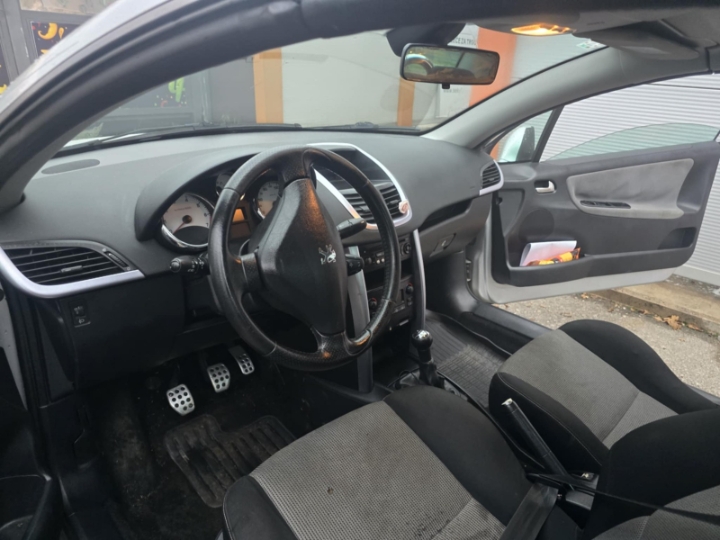 Peugeot 207cc, 1.6, 110 kW, samo 90tkm