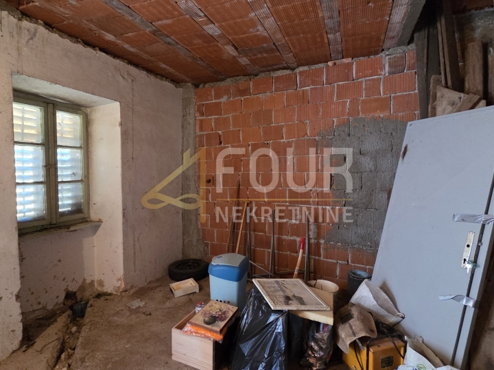 Rijeka, Trsat, dvojna kuća, 50m2