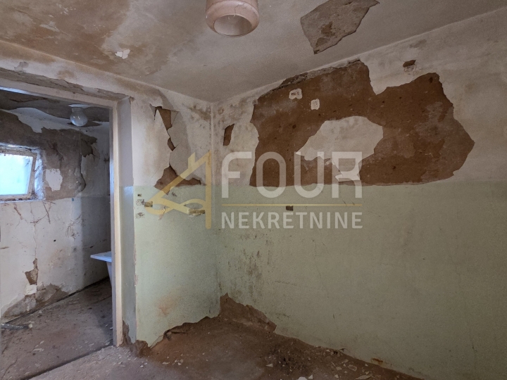 Rijeka, Trsat, dvojna kuća, 50m2