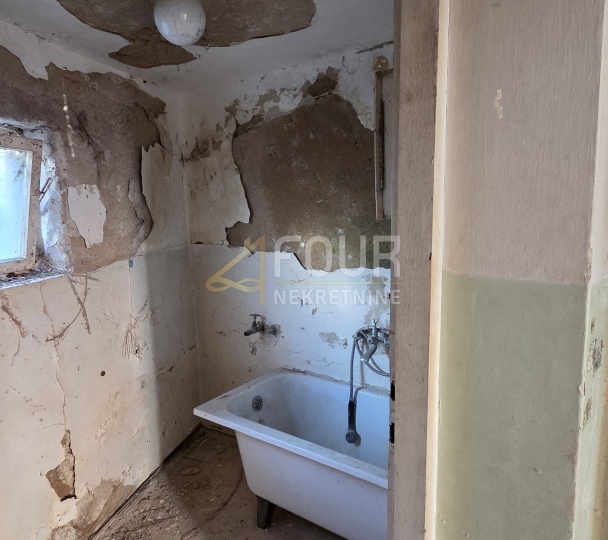 Rijeka, Trsat, dvojna kuća, 50m2