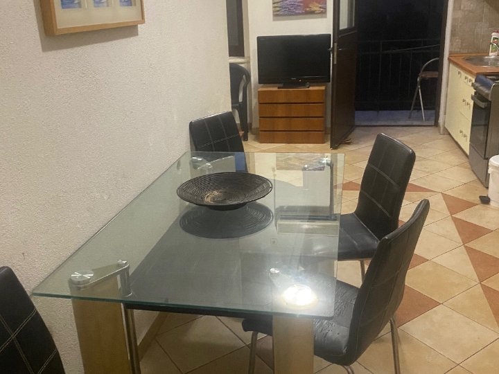 Stan u strogom centru 4 sobe, 740€