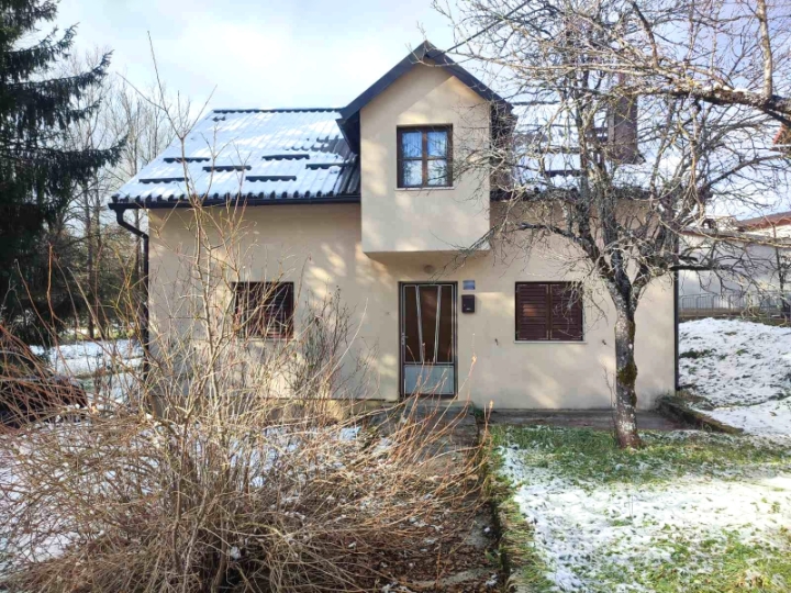 Josipdol, 126 m2, okućnica 3.277 m2