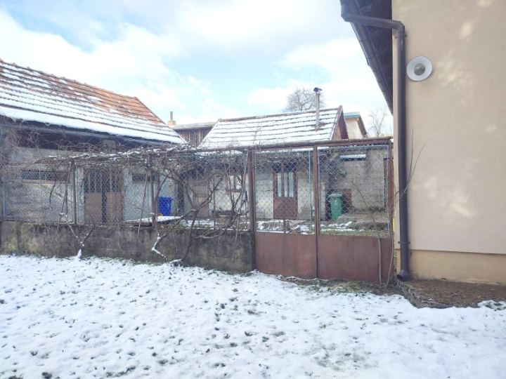 Josipdol, 126 m2, okućnica 3.277 m2