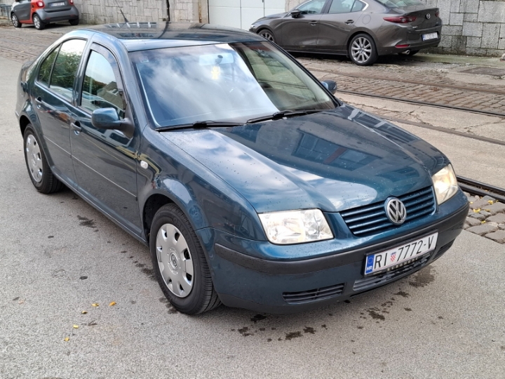 VW Bora 1.4 benzin 2001 god.