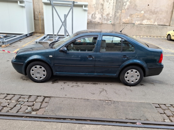 VW Bora 1.4 benzin 2001 god.