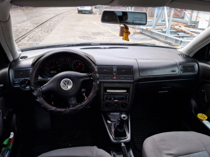 VW Bora 1.4 benzin 2001 god.