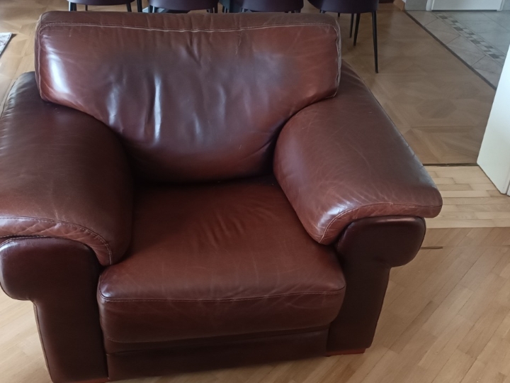 Prodaja kožnog namještaja