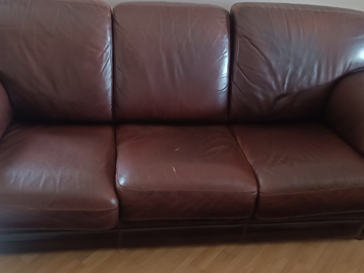 Prodaja kožnog namještaja