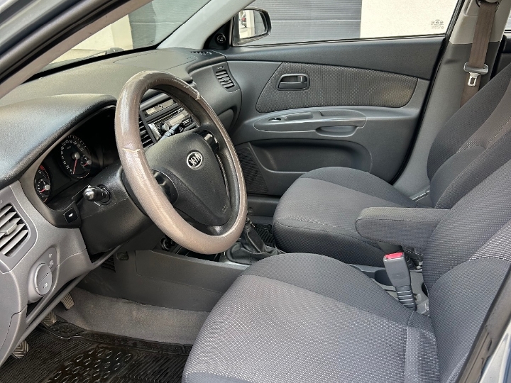Kia Rio 1.4i ex / odlično stanje