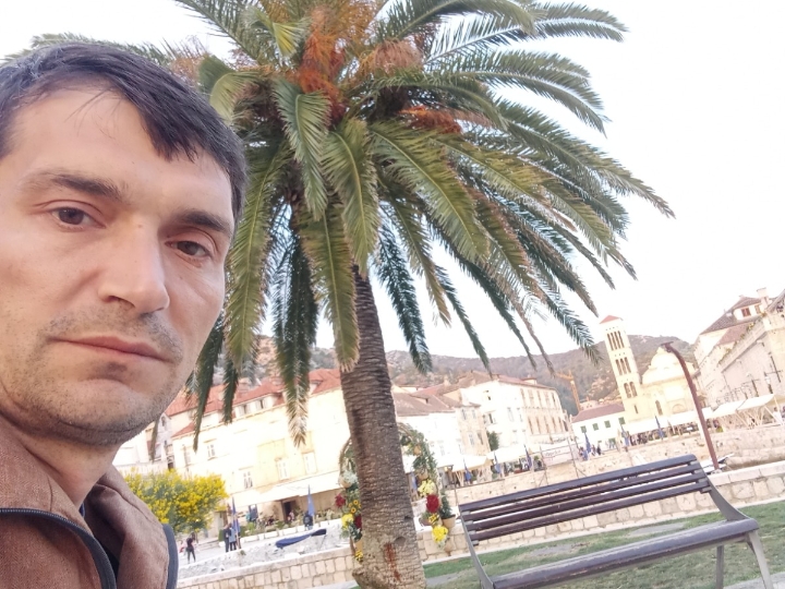 Tražim prijateljicu za druženje