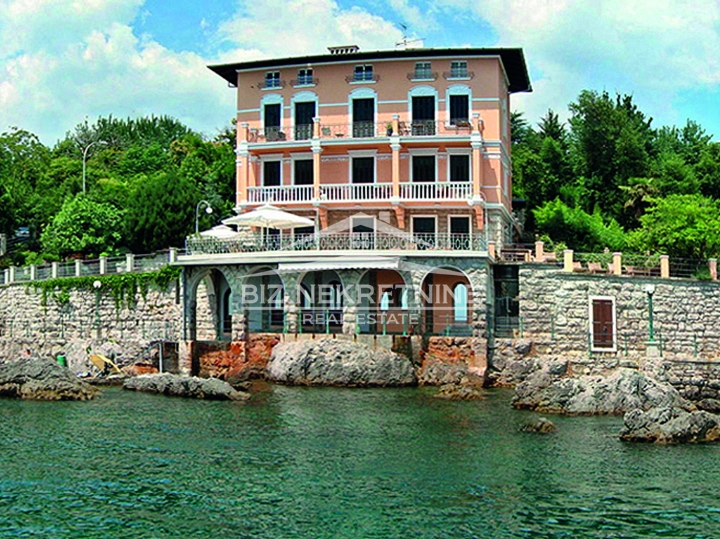 Opatija-Ičići, etaža luksuzne vile korak do mora