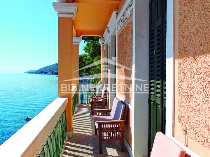 Opatija-Ičići, etaža luksuzne vile korak do mora