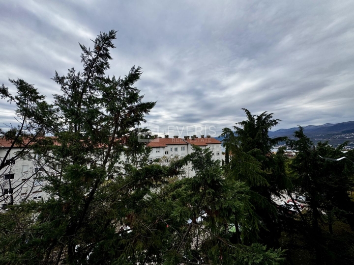 Rijeka, Srdoči centar, garsonijera 24m2, pogled more, tražena lokacija