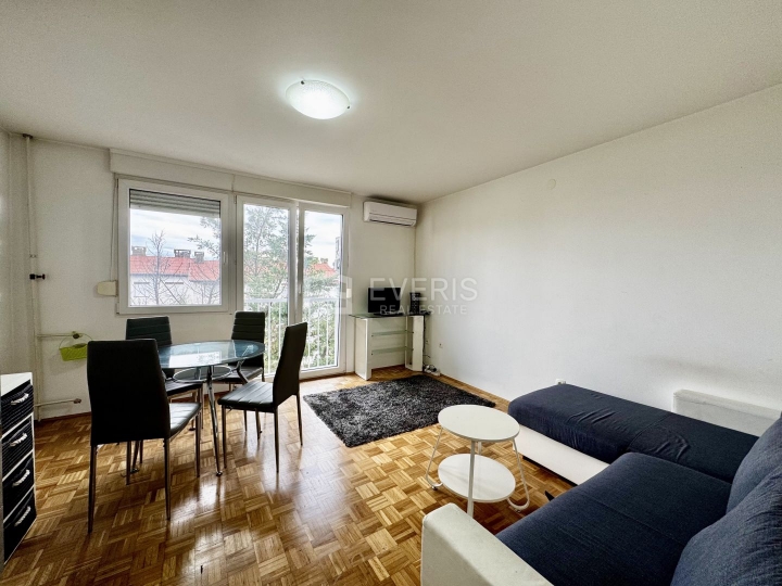 Rijeka, Srdoči centar, garsonijera 24m2, tražena lokacija