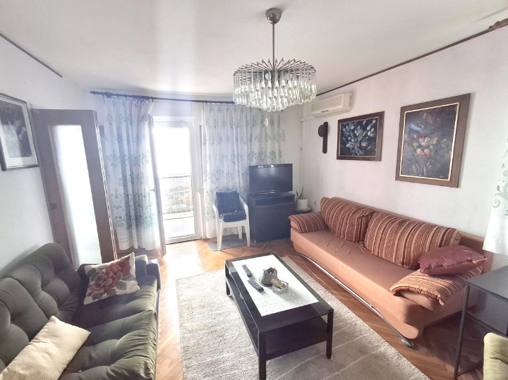 Vojak, 2S+DB, 70 m2, balkon, 700€