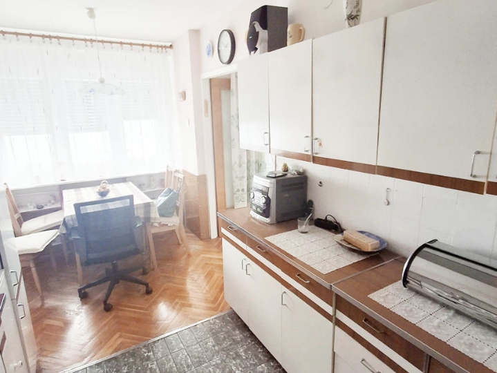 Vojak, 2S+DB, 70 m2, balkon, 700€