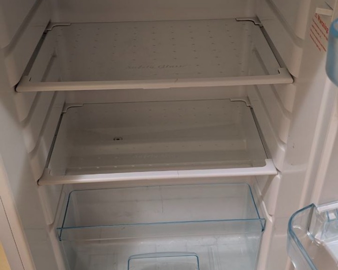 Poklanjam frižider Vivax