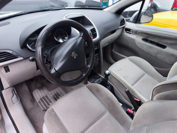 Peugeot 207 1.6 HDI (mog zamjena)