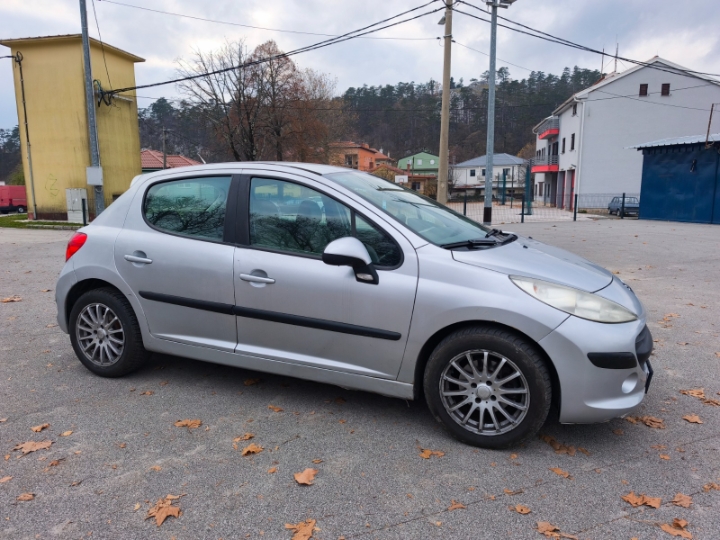 Peugeot 207 1.6 HDI (mog zamjena)