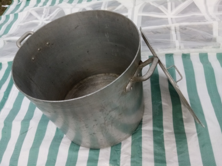 Lonac sa poklopcem 90 litara