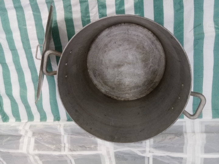 Lonac sa poklopcem 90 litara