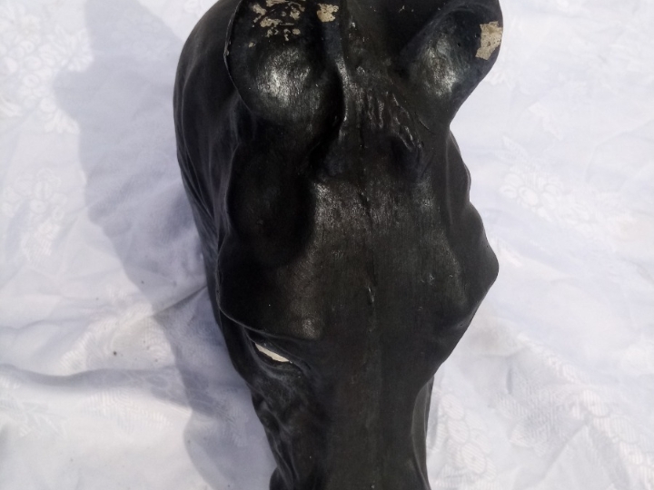 Skulptura glava konja, dim. 40 x 45 cm