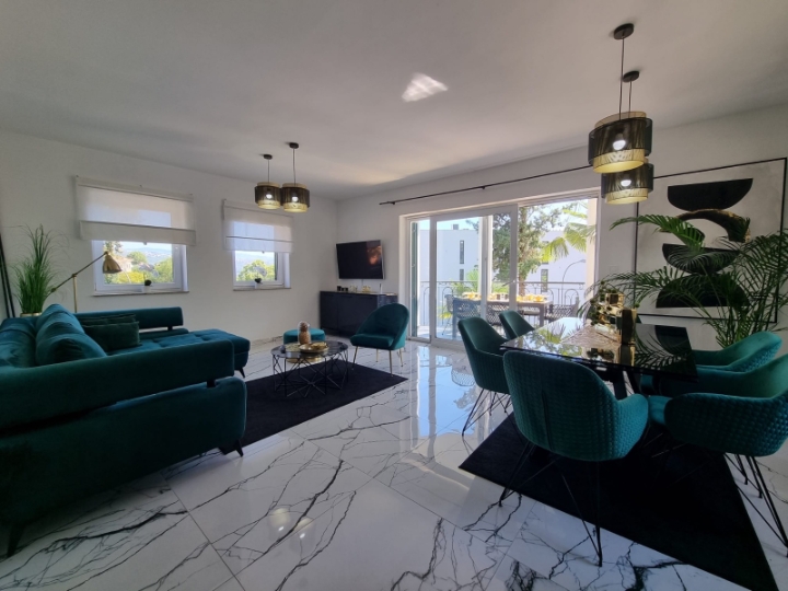 Opatija, luksuzan stan 2S+DB, najam.