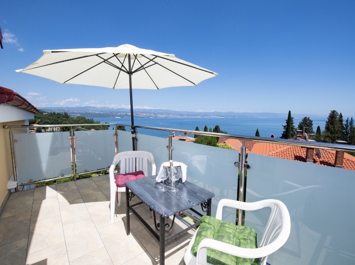 Prekrasan stan u villi s pogledom