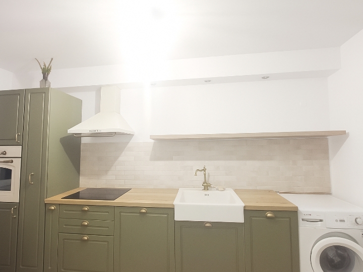 Iznajmljujem prostrani studio