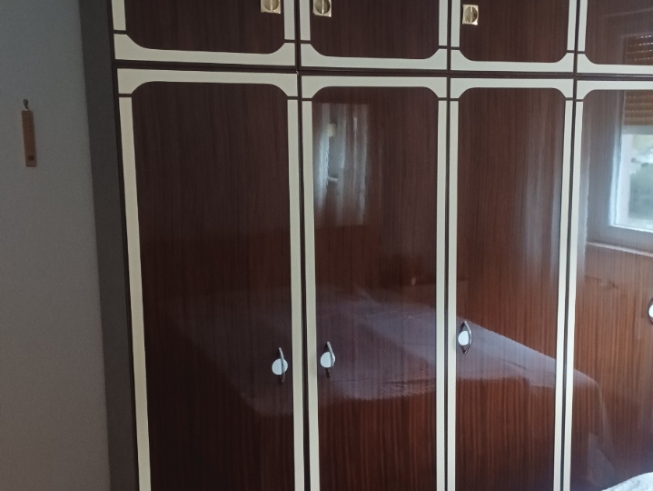 Veliki ormar za spavaću sobu