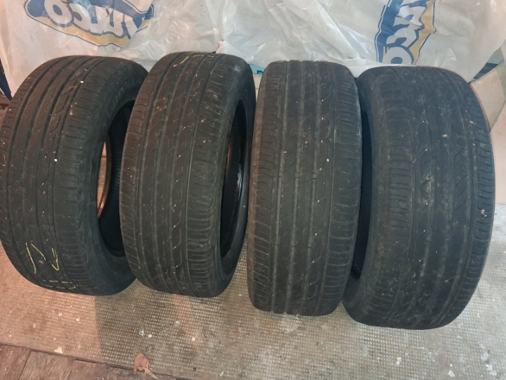 Gume ljetne Bridgestone 215/60/16