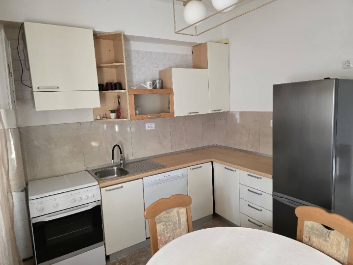 Stan + poslovni prostor na Pehlinu