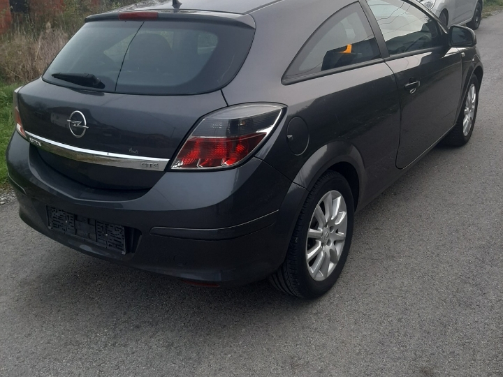 Opel Astra H GTC