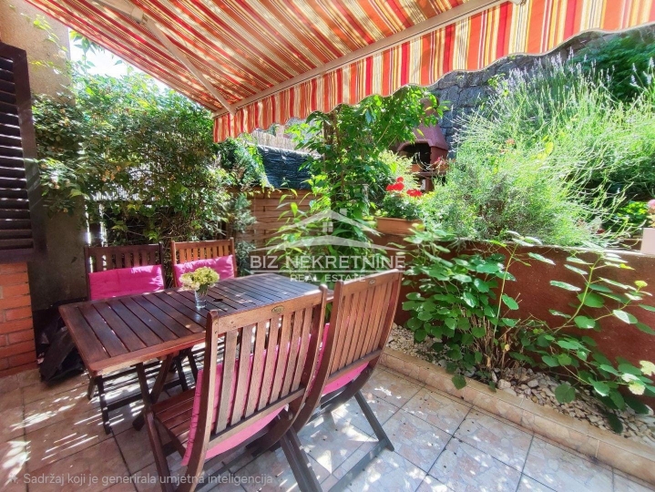 Kastav, kuća u nizu