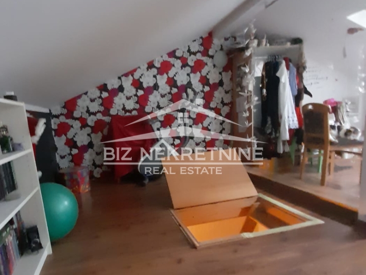 Kastav, kuća u nizu