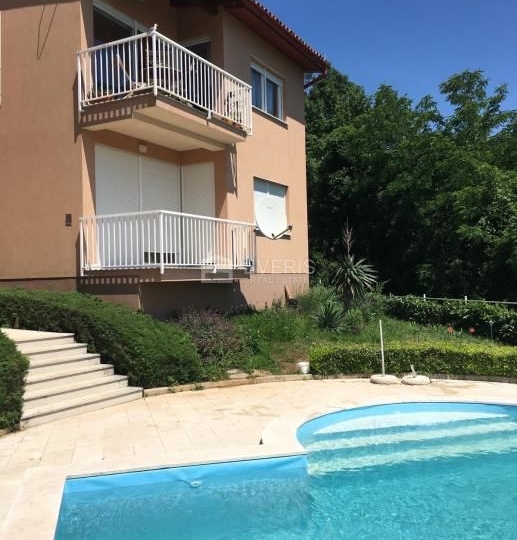 Opatija okolica, Ika, stan s garažom i bazenom