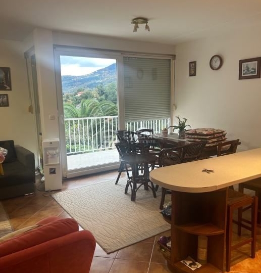 Opatija okolica, Ika, stan s garažom i bazenom