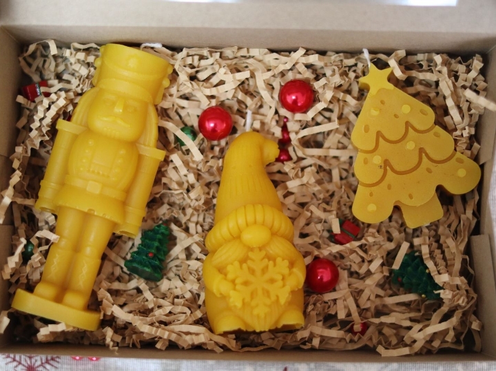 Božićni poklon paketi iz košnice