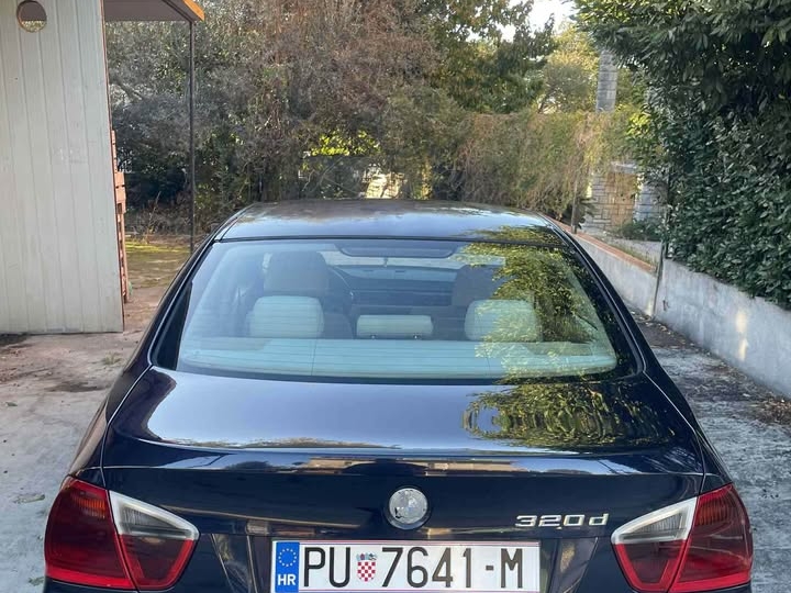 BMW 320d E90