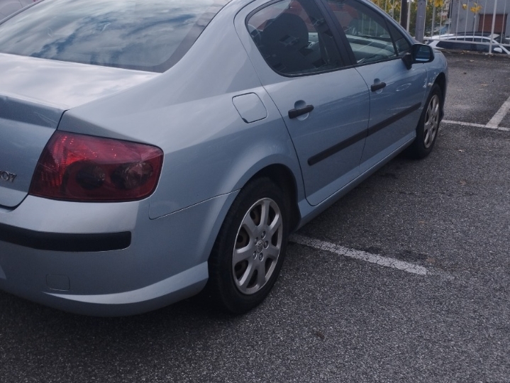 Peugeot 407