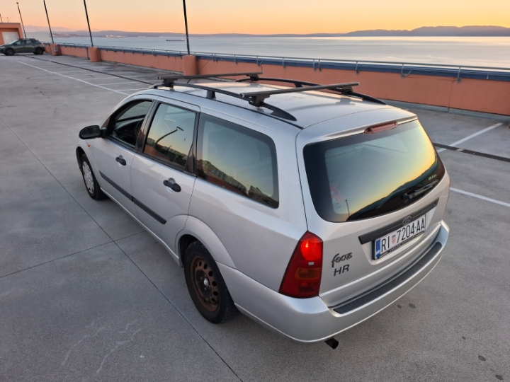Ford Focus 1.6 benz., reg. 7./2026.