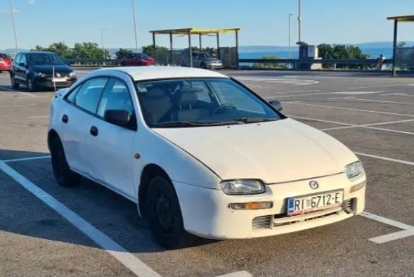Mazda 323f