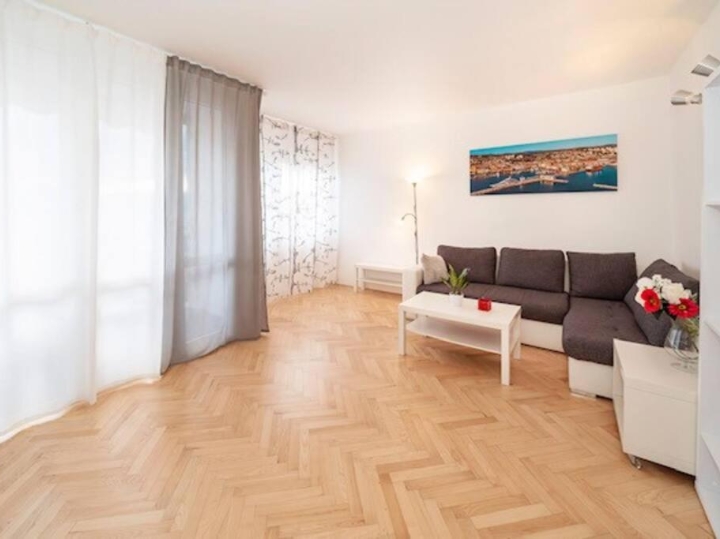 1,5 sobni stan + DB, Belveder