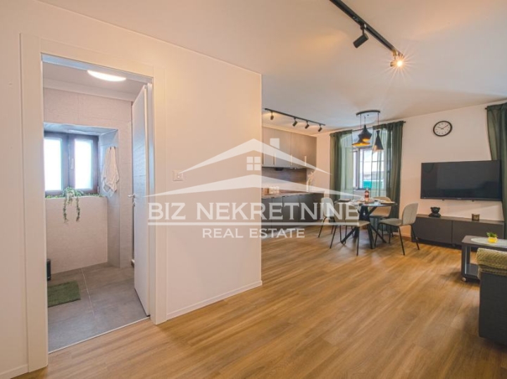 Centar - stan sa dva app - korak do Korza