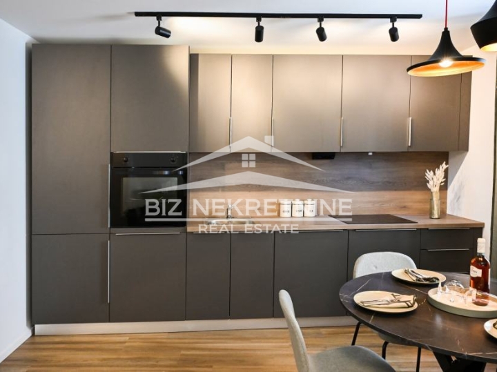 Centar - stan sa dva app - korak do Korza