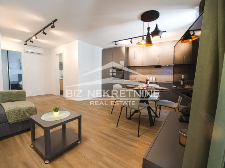 Centar - stan sa dva app - korak do Korza