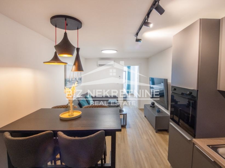 Centar - stan sa dva app - korak do Korza