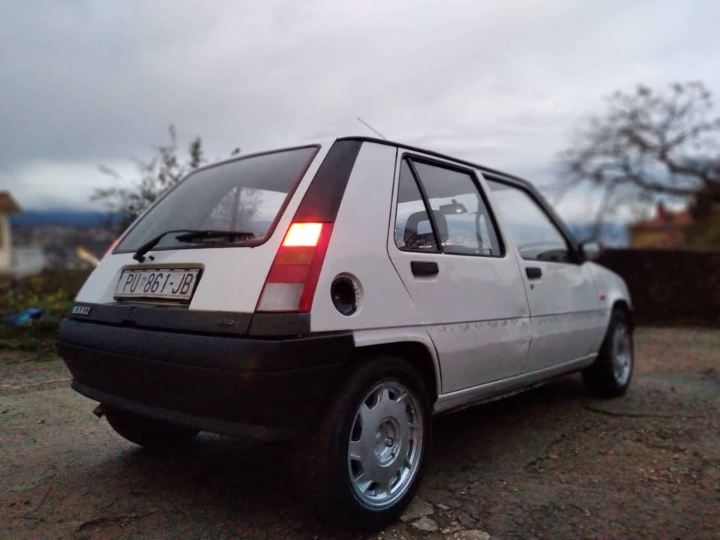 Renault 5