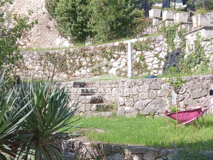 Bakar - kuća s depandansom na 3188 m2 terena