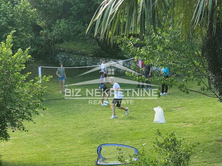 Bakar - kuća s depandansom na 3188 m2 terena